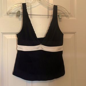 2 piece swim suit set.  Top and bottoms are both size 12.